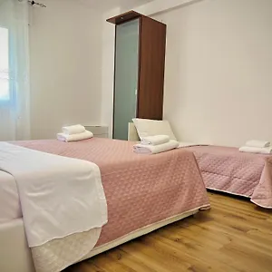 https://blue-deluxe.hotelslidodijesolo.com